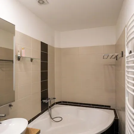 Za Pasazi S Balkonem V Centru Pardubic Apartment *